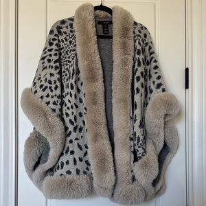 Ali Miles Leopard Print Cape with Tan Faux Fur